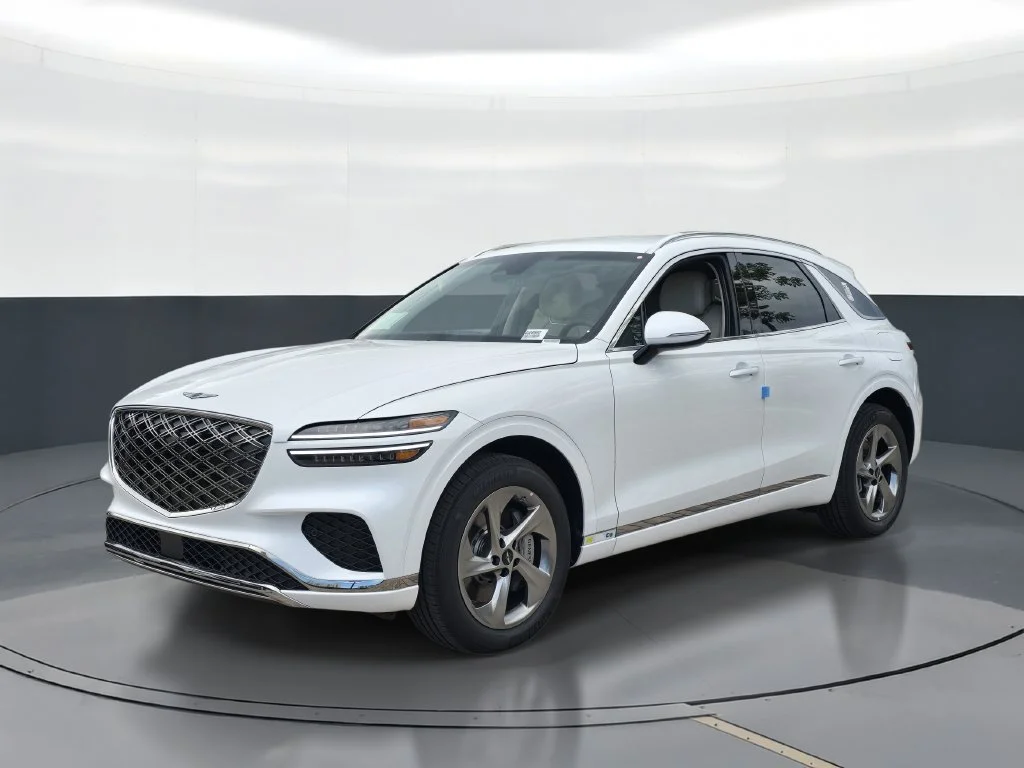 New 2027 White Genesis 2.5T image 1