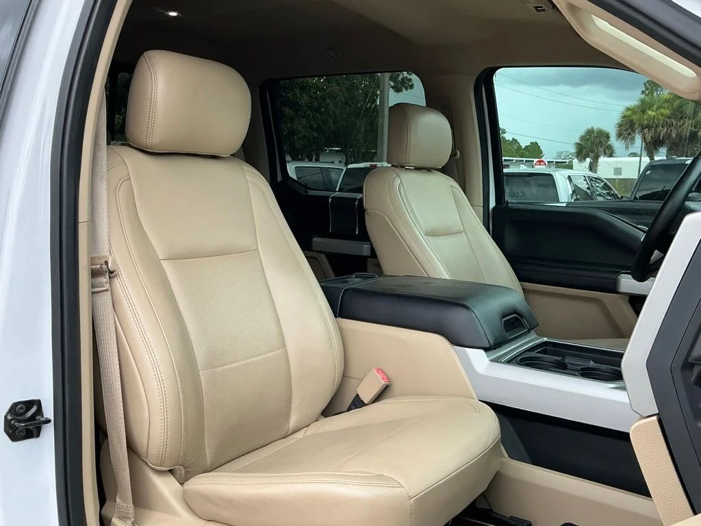Used 2019 White Ford Lariat image 27