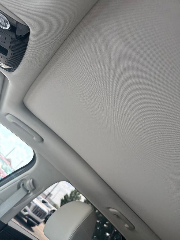 Used 2025  Kia S image 9