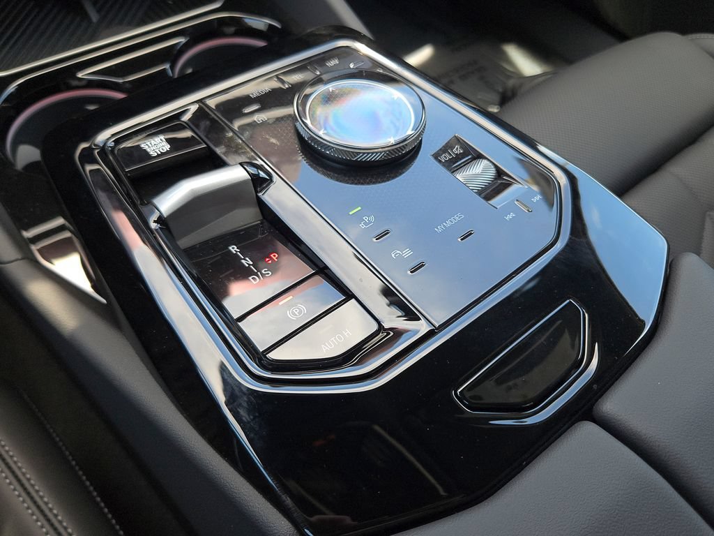 New 2026 Black Sapphire Metallic BMW 530i image 10