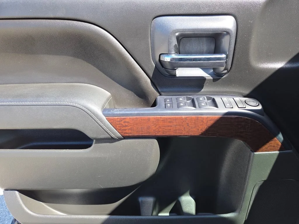 Used 2014 Onyx Black GMC SLE image 29