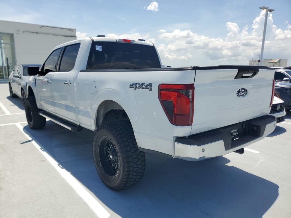 Used 2024 Oxford White Ford XLT image 4