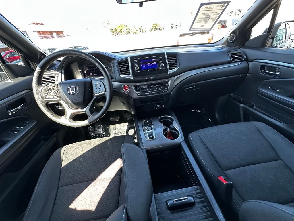 Used 2019  Honda Sport image 18