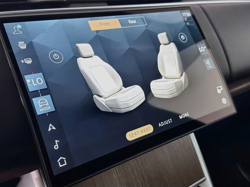 New 2026 Carpathian Grey Land Rover SE image 21