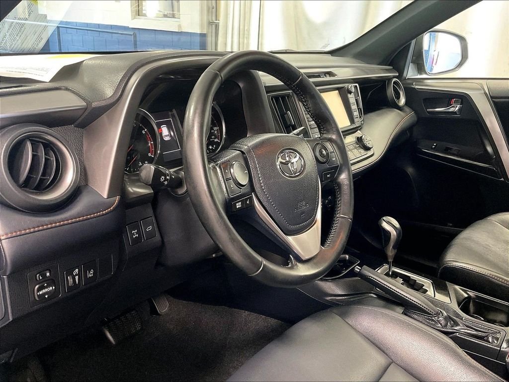 Used 2018 Silver Toyota SE image 8