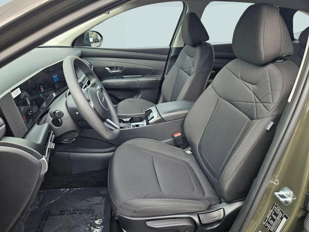 Used 2025 Rockwood Green Hyundai SE image 22