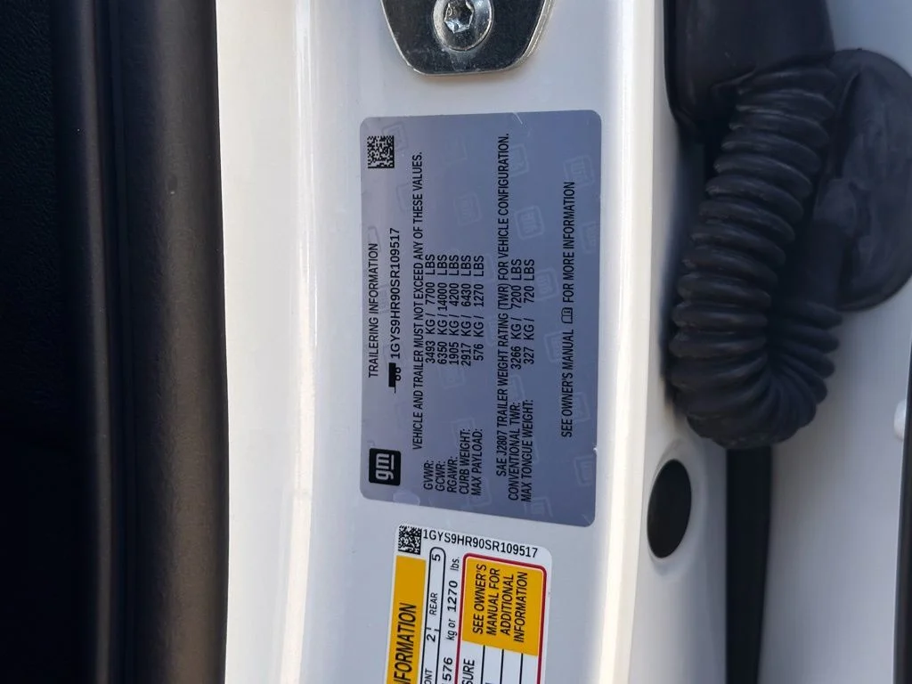 Used 2025 White Cadillac V-Series image 33