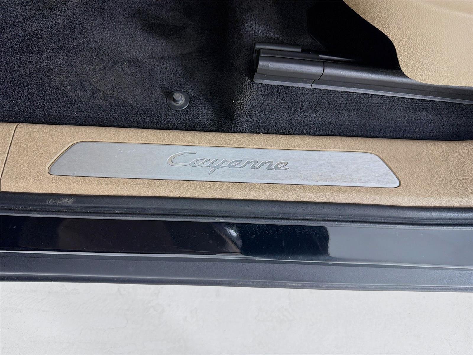 Used 2023  Porsche  image 9