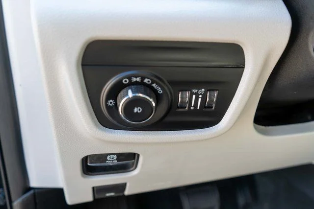 Used 2022 Black Jeep Overland image 25