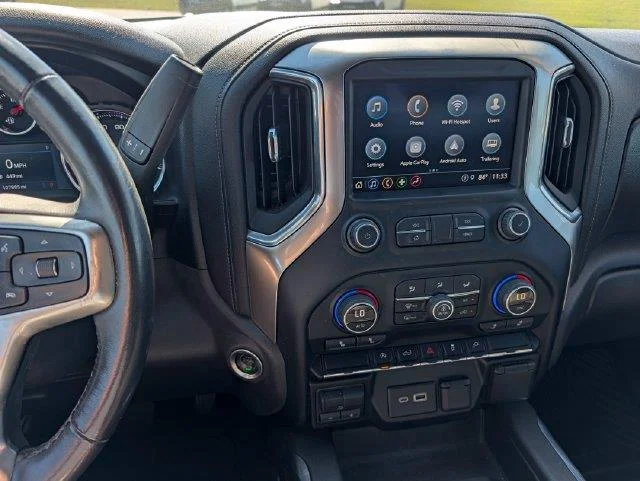 Used 2021 SUMMIT WHITE Chevrolet RST image 16