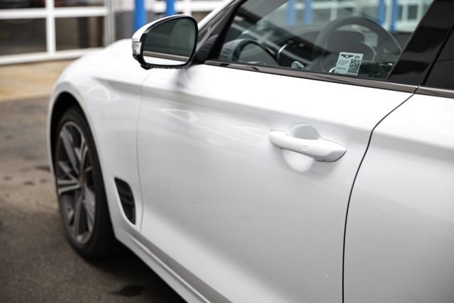 Used 2025 Alta White Genesis 3.3T Sport Advanced image 12