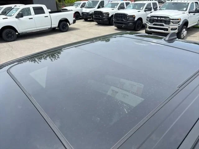 New 2026 Diamond Black Crystal Pearl-Coat Exterior Paint RAM BIG HORN image 41
