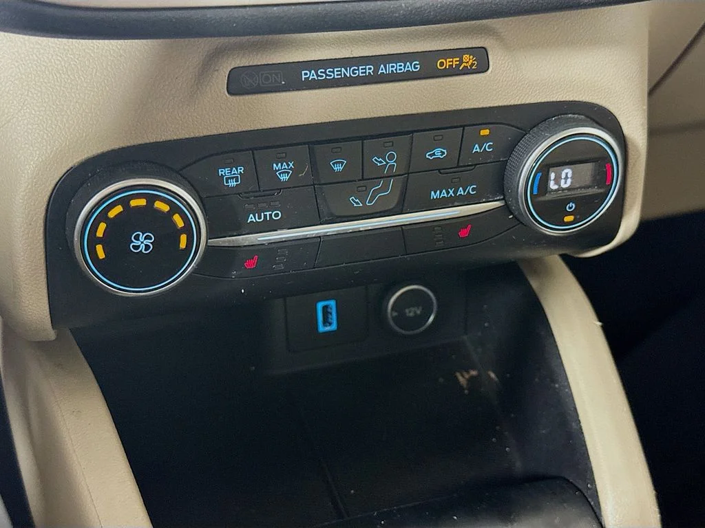 Used 2020 Black Ford SE image 17