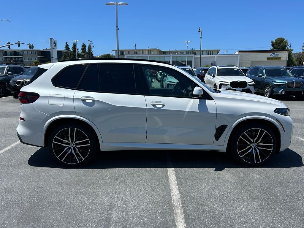 New 2026 Mineral White Metallic BMW xDrive40i image 6