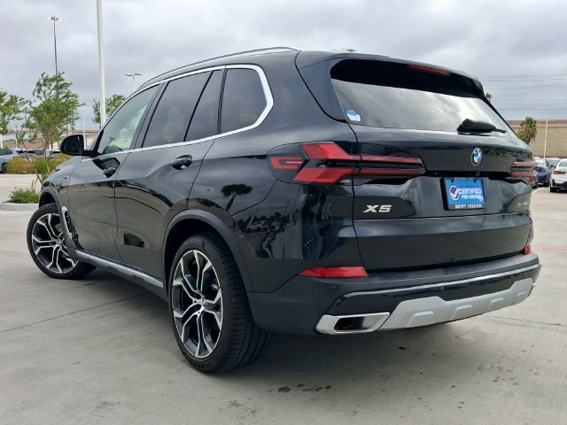 Used 2026 Black BMW xDrive40i image 5