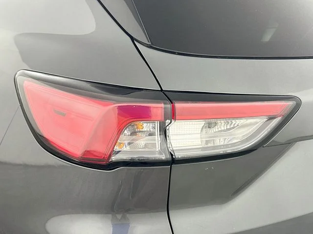 Pre-Owned 2022 Ford Escape SE