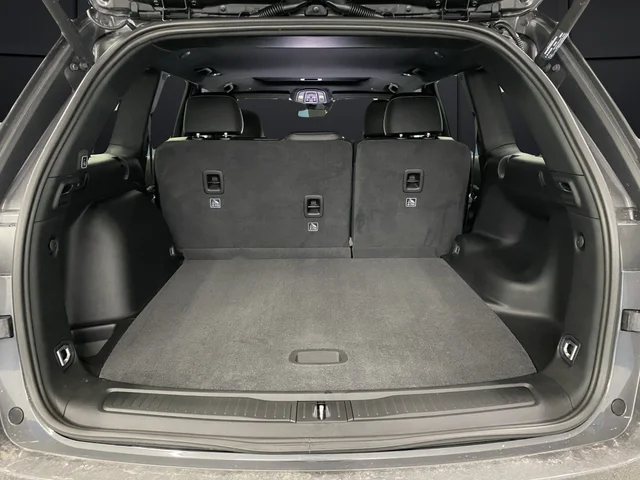 New 2026 Baltic Gray Metallic Clear-Coat Exterior Paint Jeep Altitude image 15