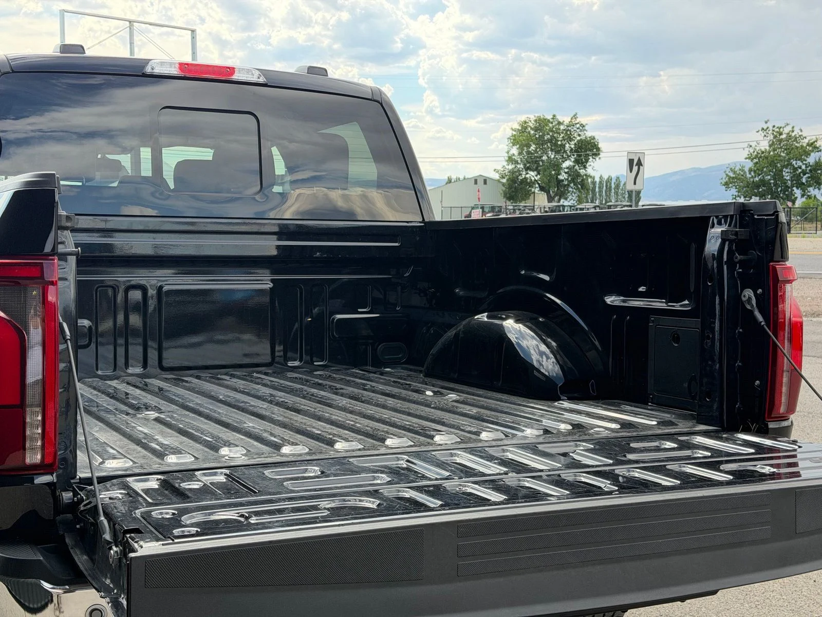 Used 2025 Black Ford Lariat image 9