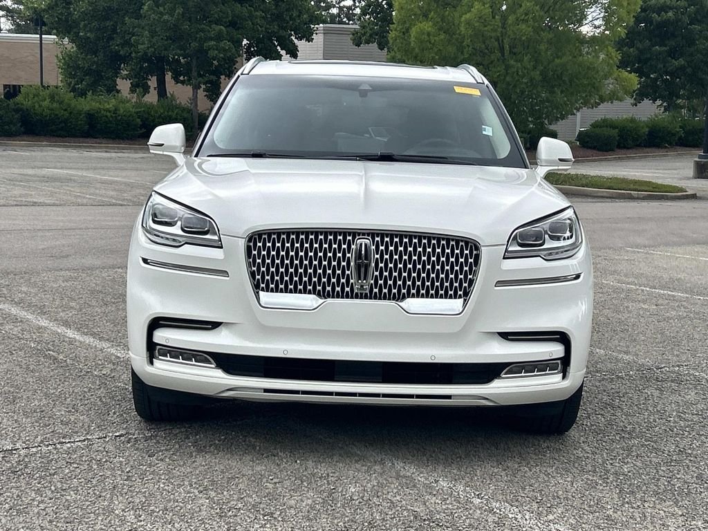 Used 2021 White Lincoln Reserve image 2