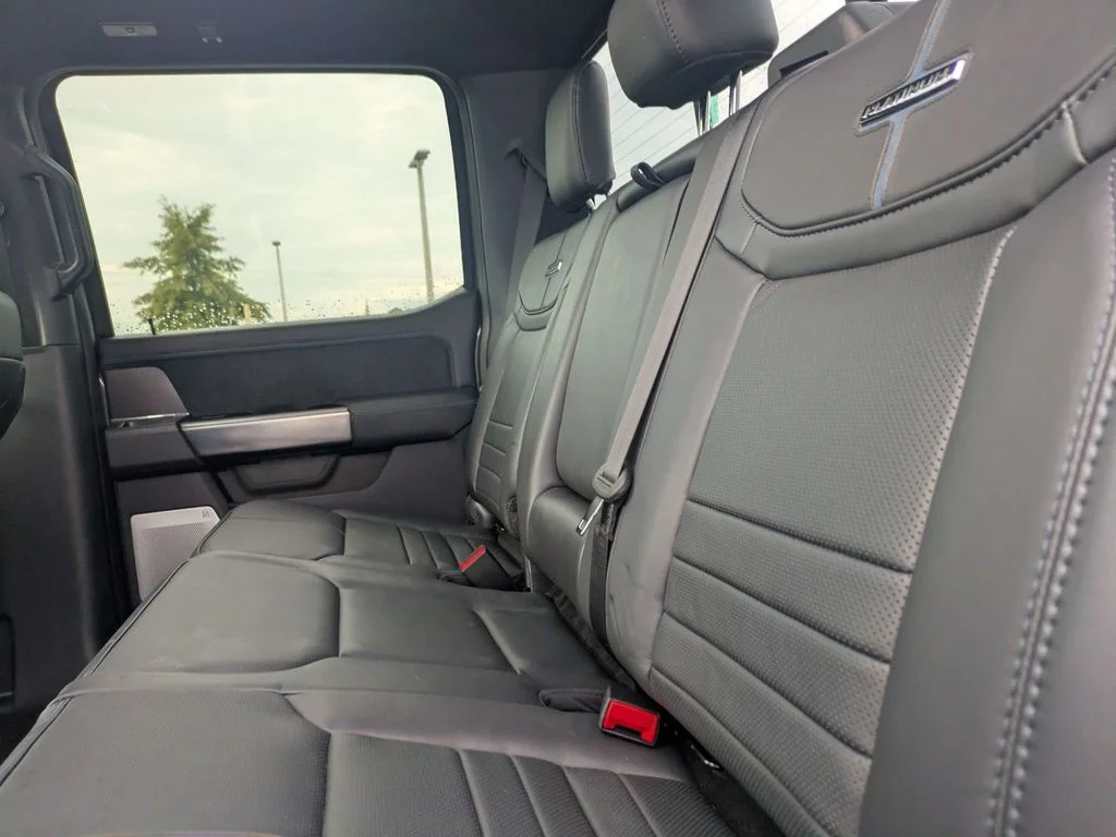 2026 Ford F-250 Super Duty Platinum - Photo 15