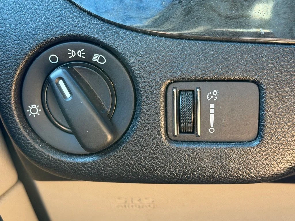 Used 2018 Gray Dodge SE image 25