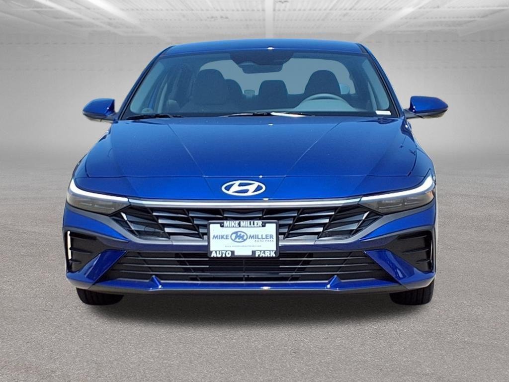2025 Hyundai Elantra SE - Photo 35