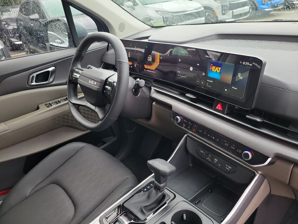 New 2027 Iceberg Green Kia EX image 8