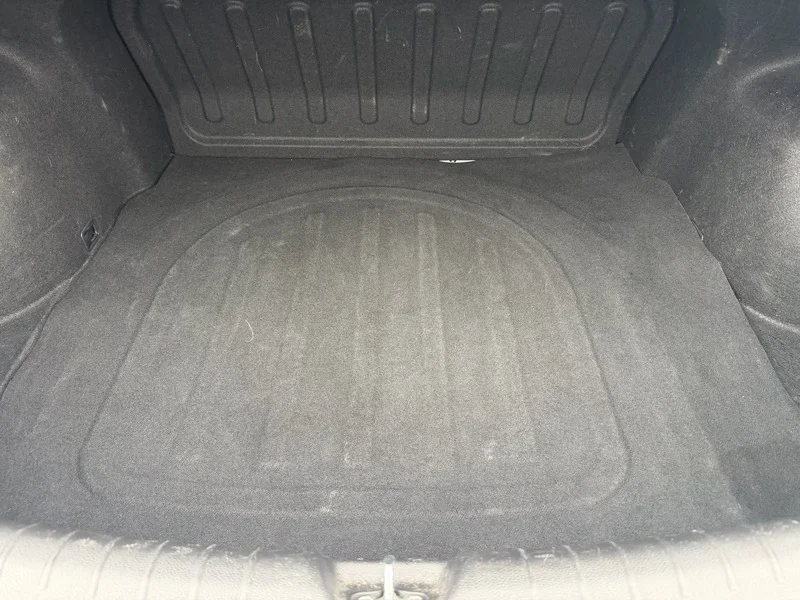 Used 2022 Clear White Kia LX image 23