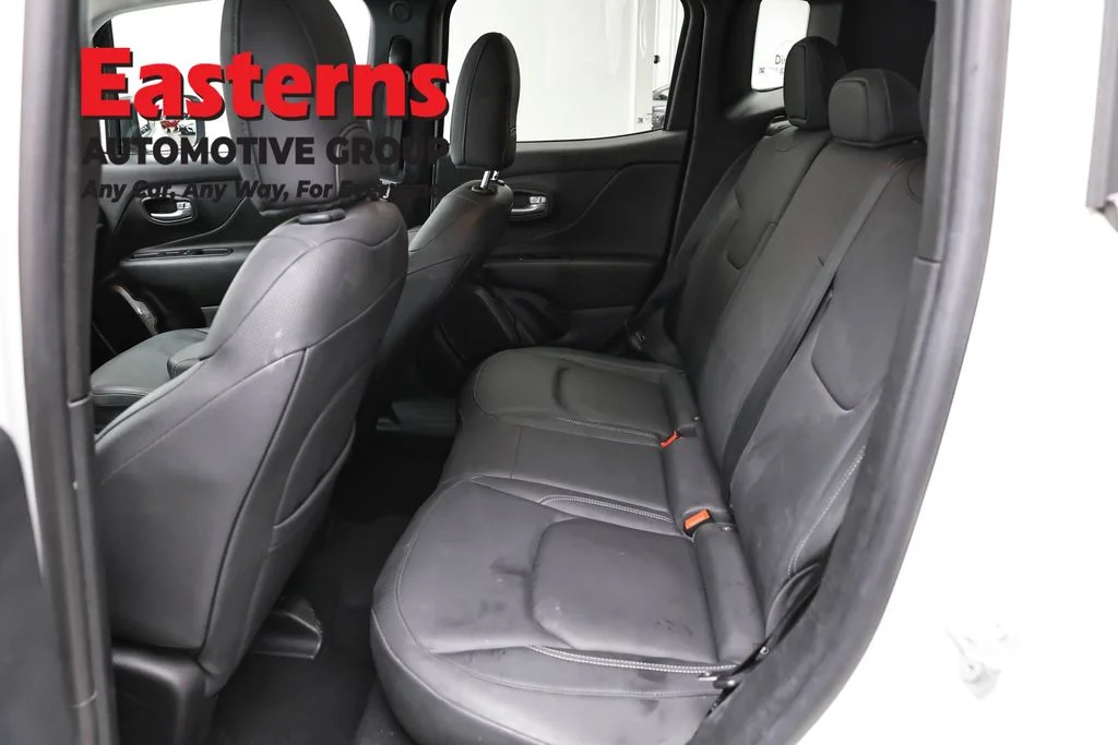 Used 2023 White Jeep Limited image 22