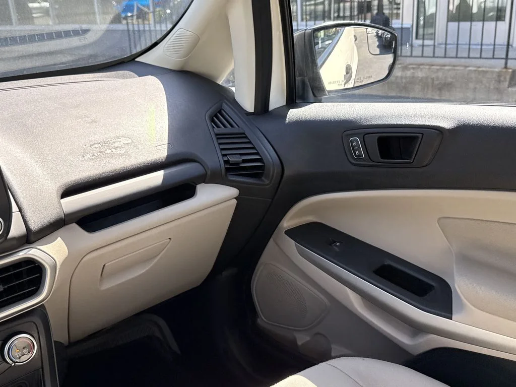 Used 2020 Diamond White Ford S image 15