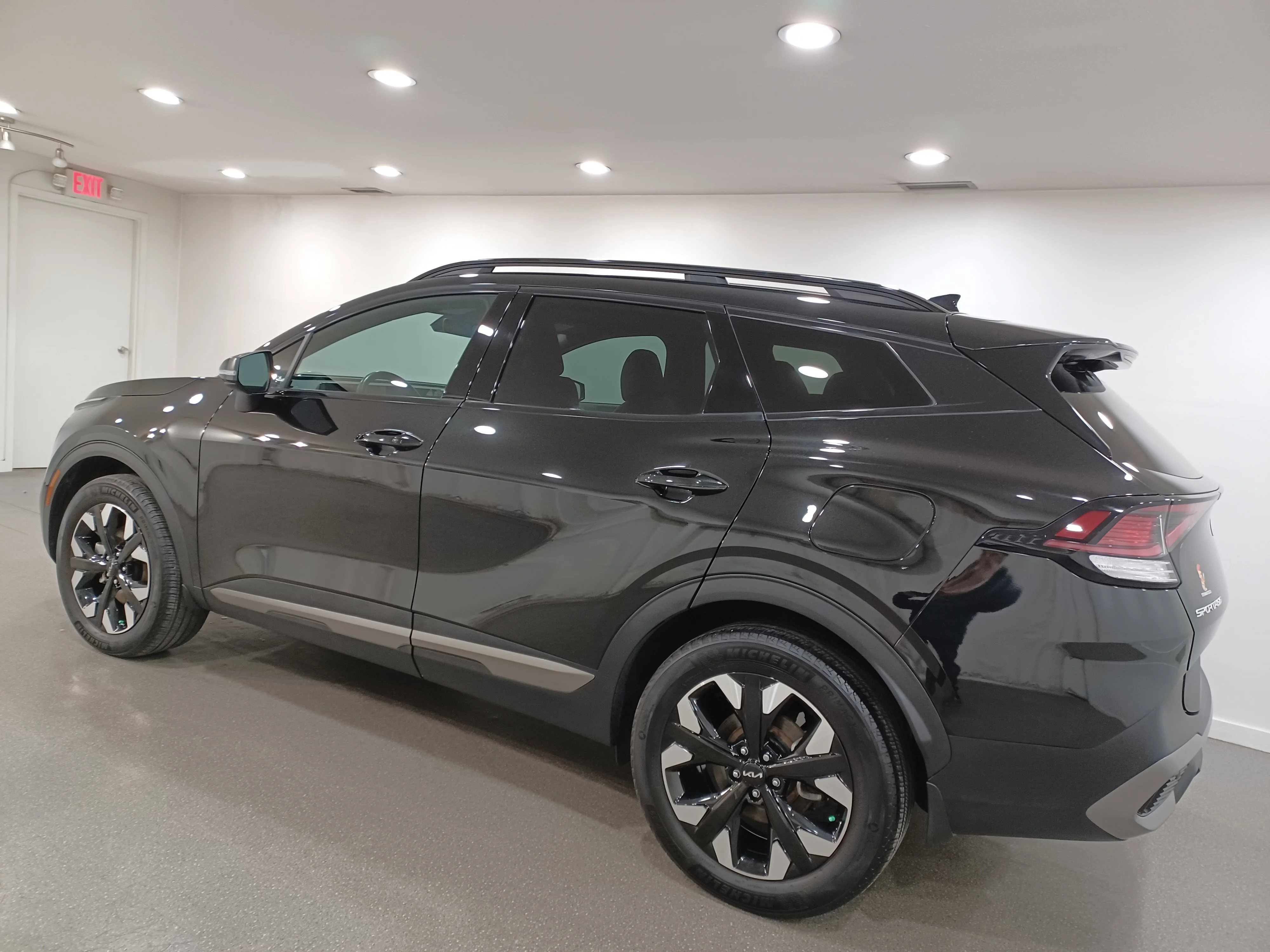 Certified Used 2023 Fusion Black Kia X-Line *Adaptive Cruise | Remote Start | Htd Lthr & Wheel | Blind Spot Detection | Lane Keep Assist image 7