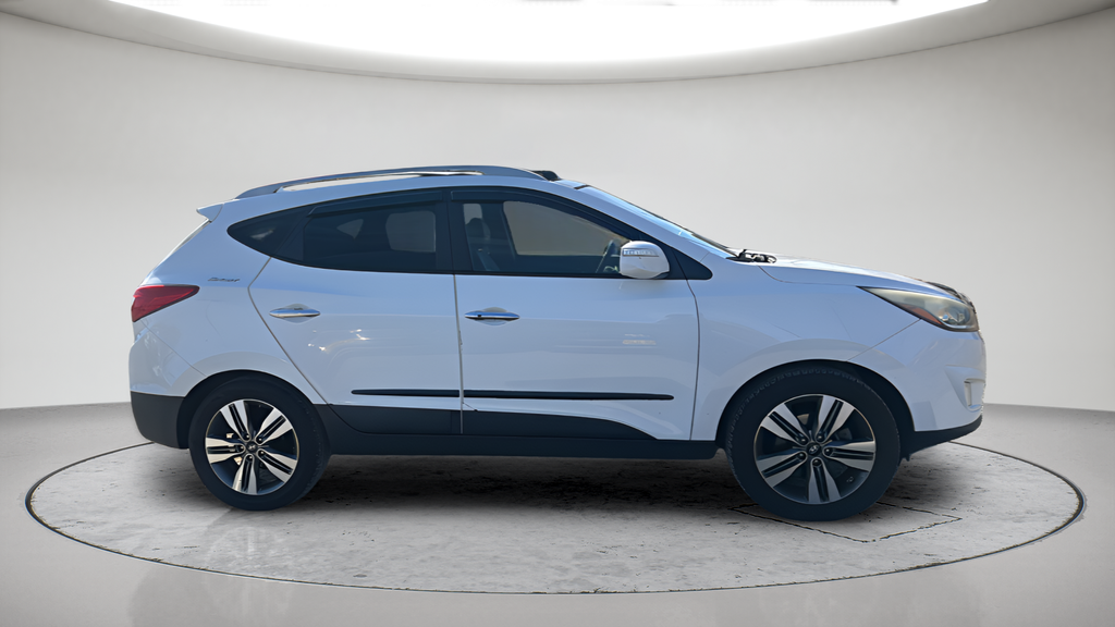 Used 2015 White Hyundai Limited image 4
