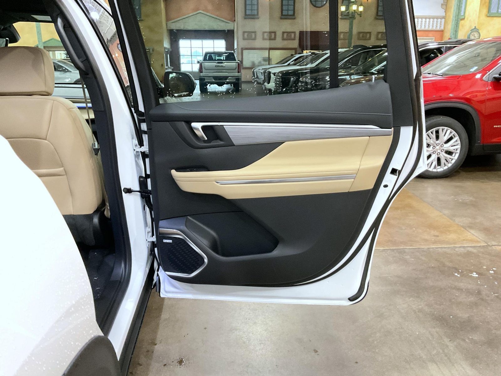 2027 Buick Enclave Preferred - Photo 17