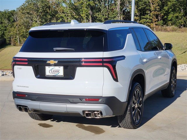 2026 Chevrolet Traverse photo 4