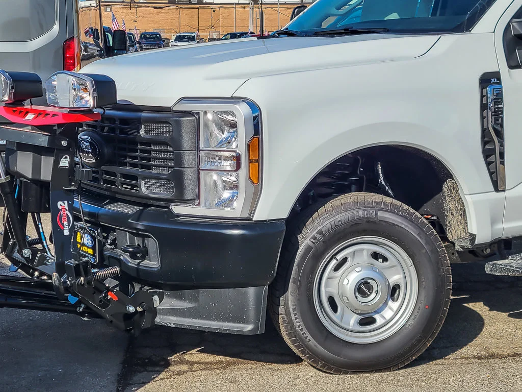 New 2026 Oxford White Ford XL image 2