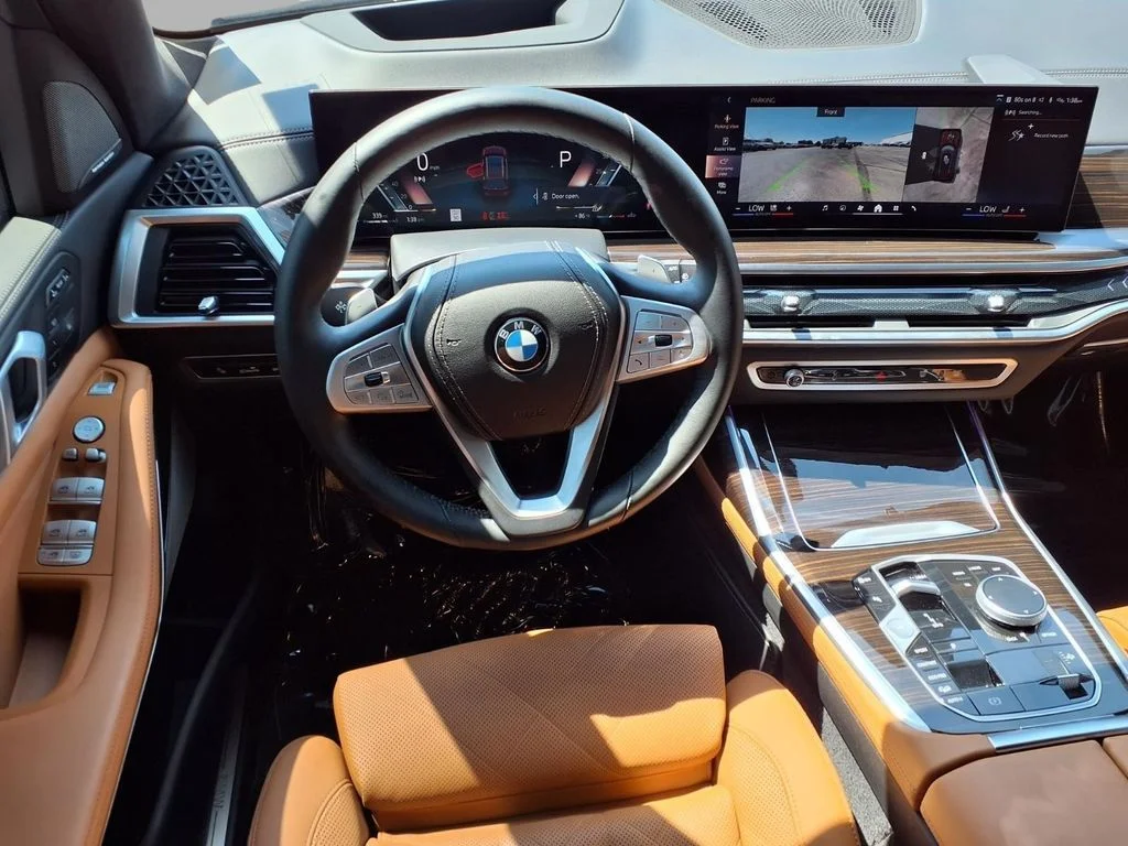 Used 2024 Red BMW xDrive40i image 4