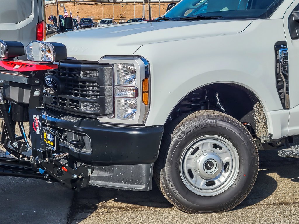 New 2026 Oxford White Ford XL image 3
