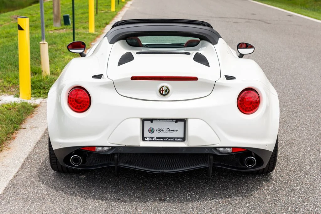 Used 2016 White Alfa Romeo Base image 4