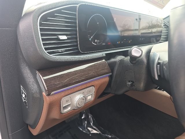 Used 2024 White Mercedes-Benz GLE 350 image 16