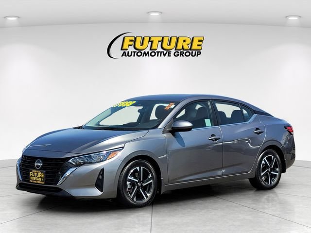 Used 2024 Gray Nissan SV image 5