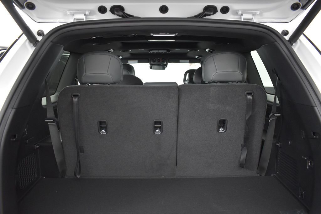 New 2027 Glacial White Pearl Kia X-LINE SX image 22