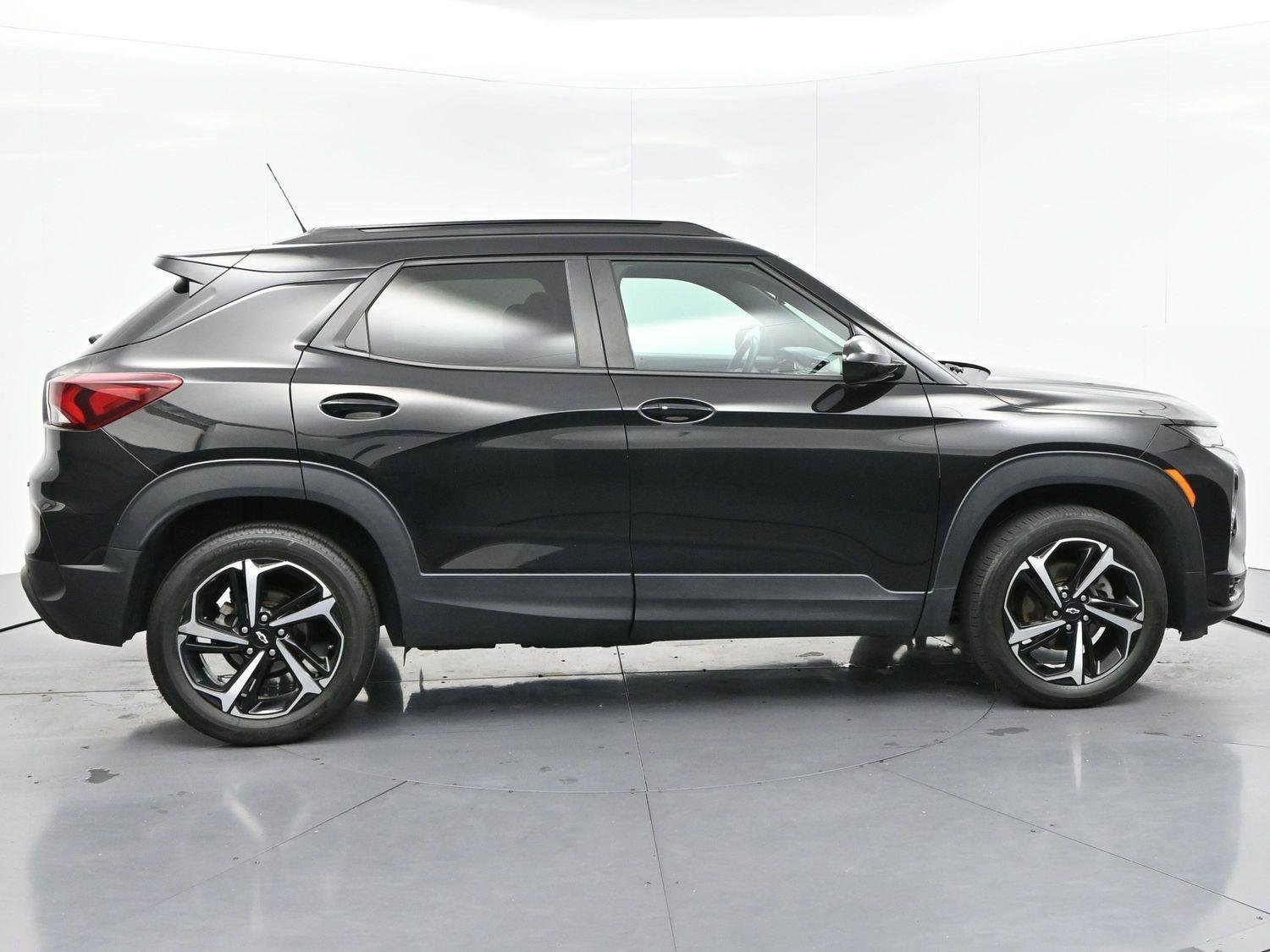 Used 2022 Mosaic Black Metallic Chevrolet RS image 8
