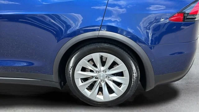 Used 2017 Blue Tesla 90D image 35