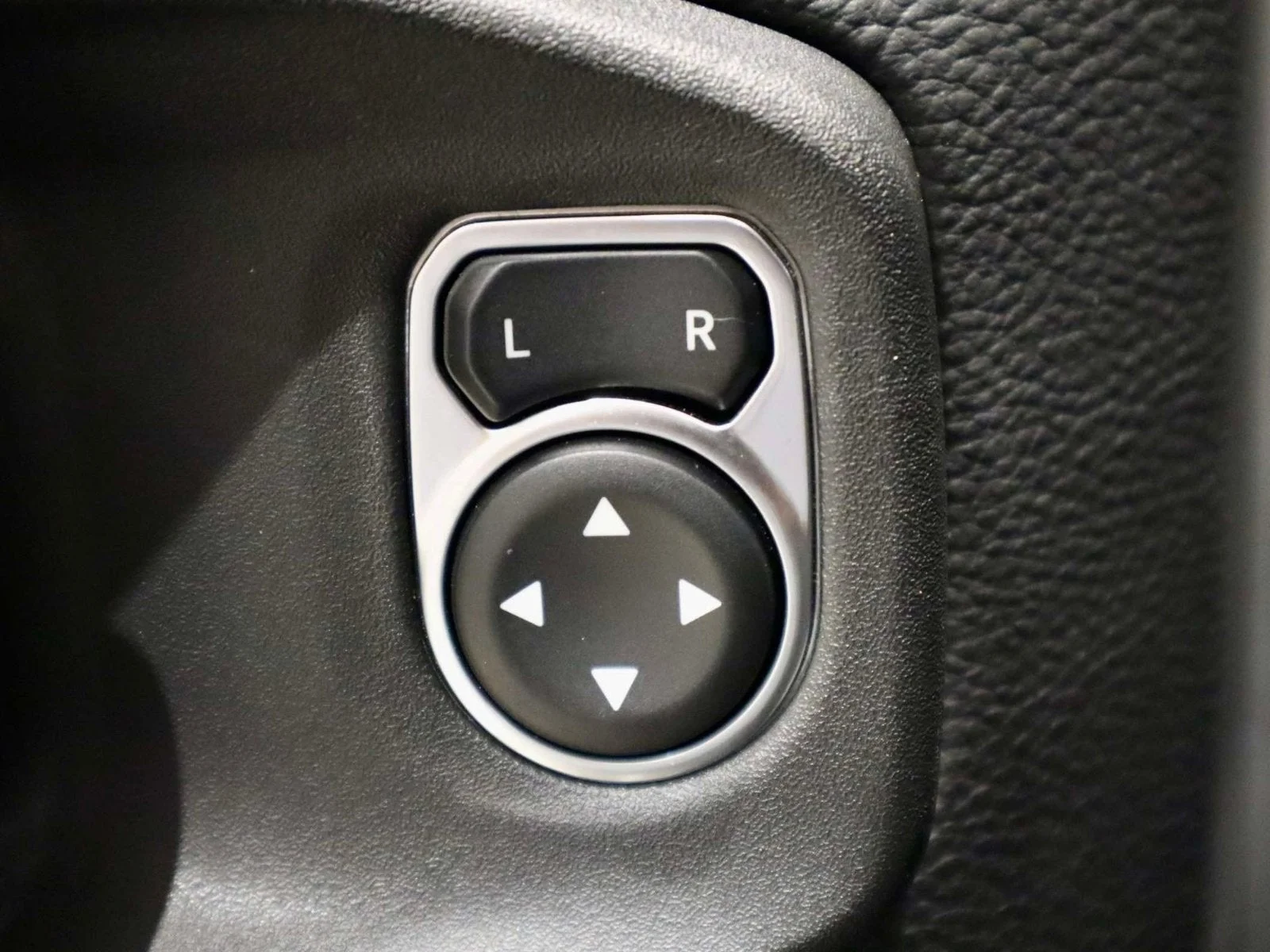 Used 2022 Sting-Gray Clearcoat Jeep Unlimited High Altitude image 23