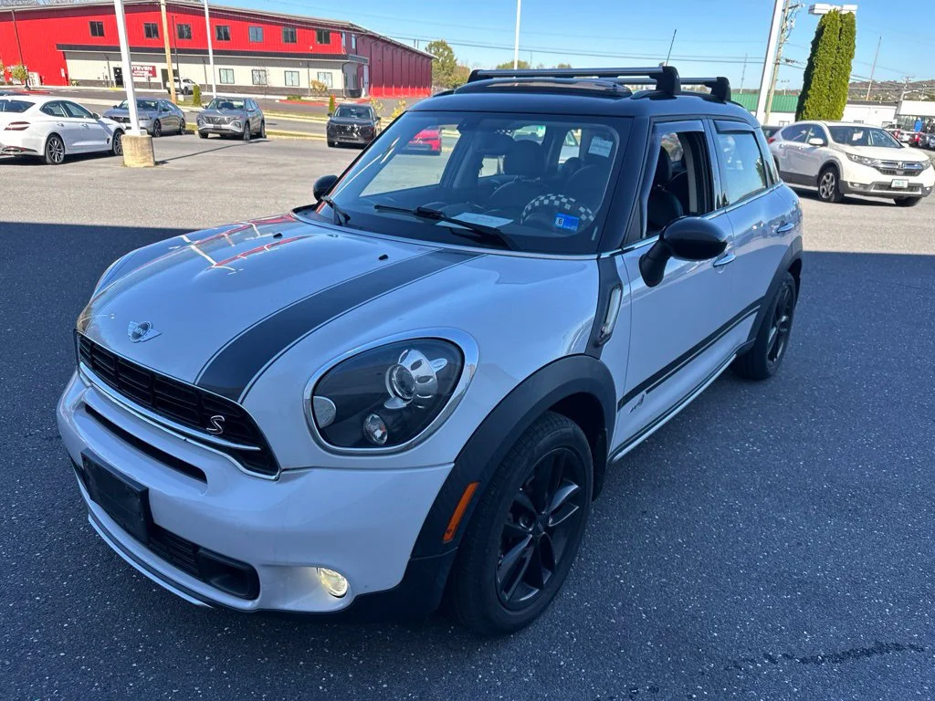 Used 2016 Light White MINI Base image 7