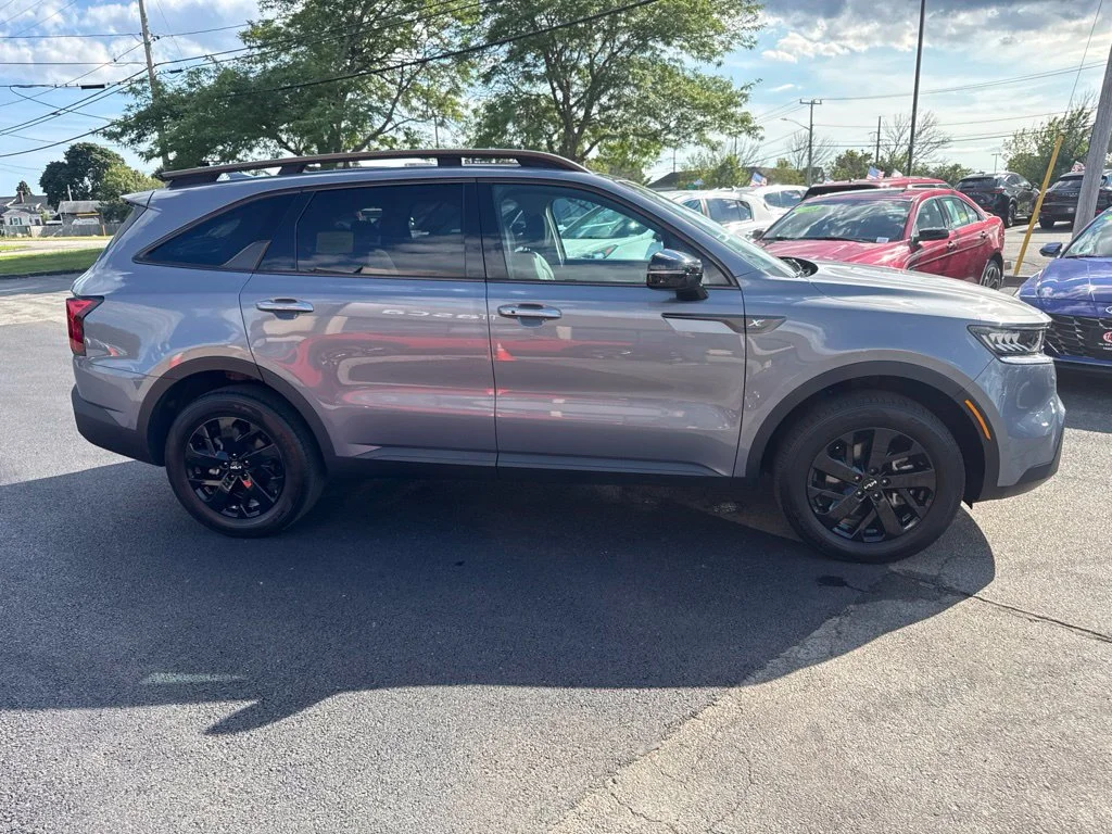 Used 2023 Silver Kia X-Line S image 4
