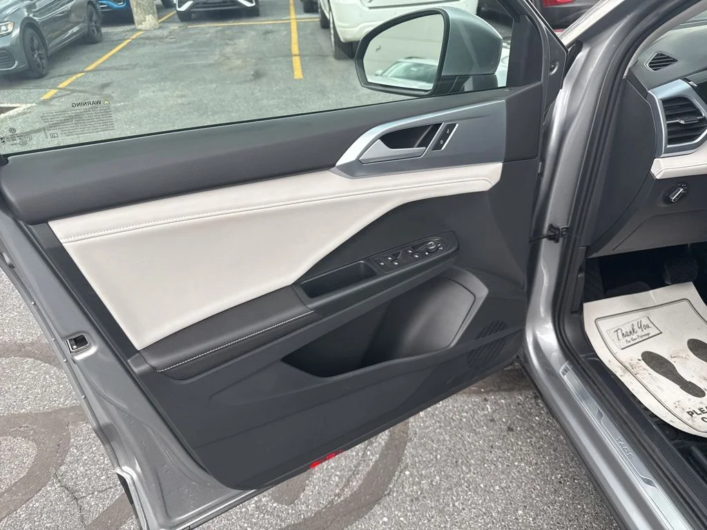 2025 Volkswagen Taos SE - Photo 35