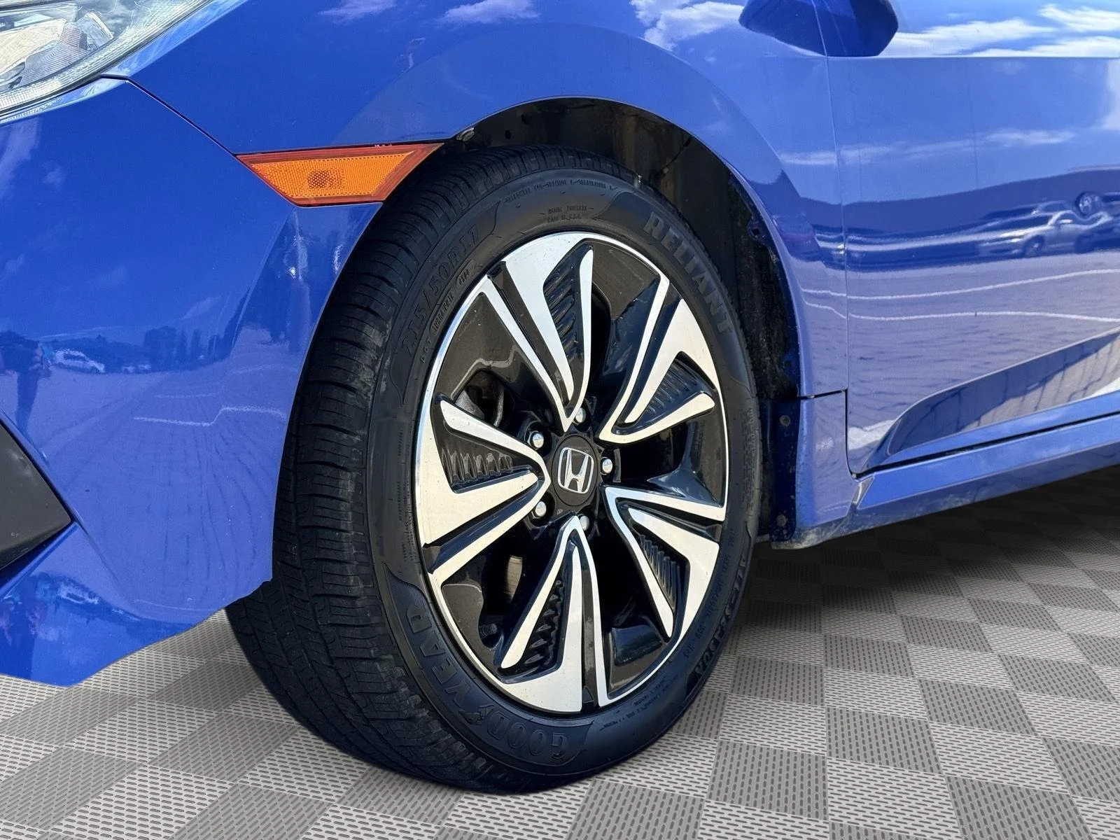 Used 2018 Aegean Blue Metallic Honda EX-L image 8