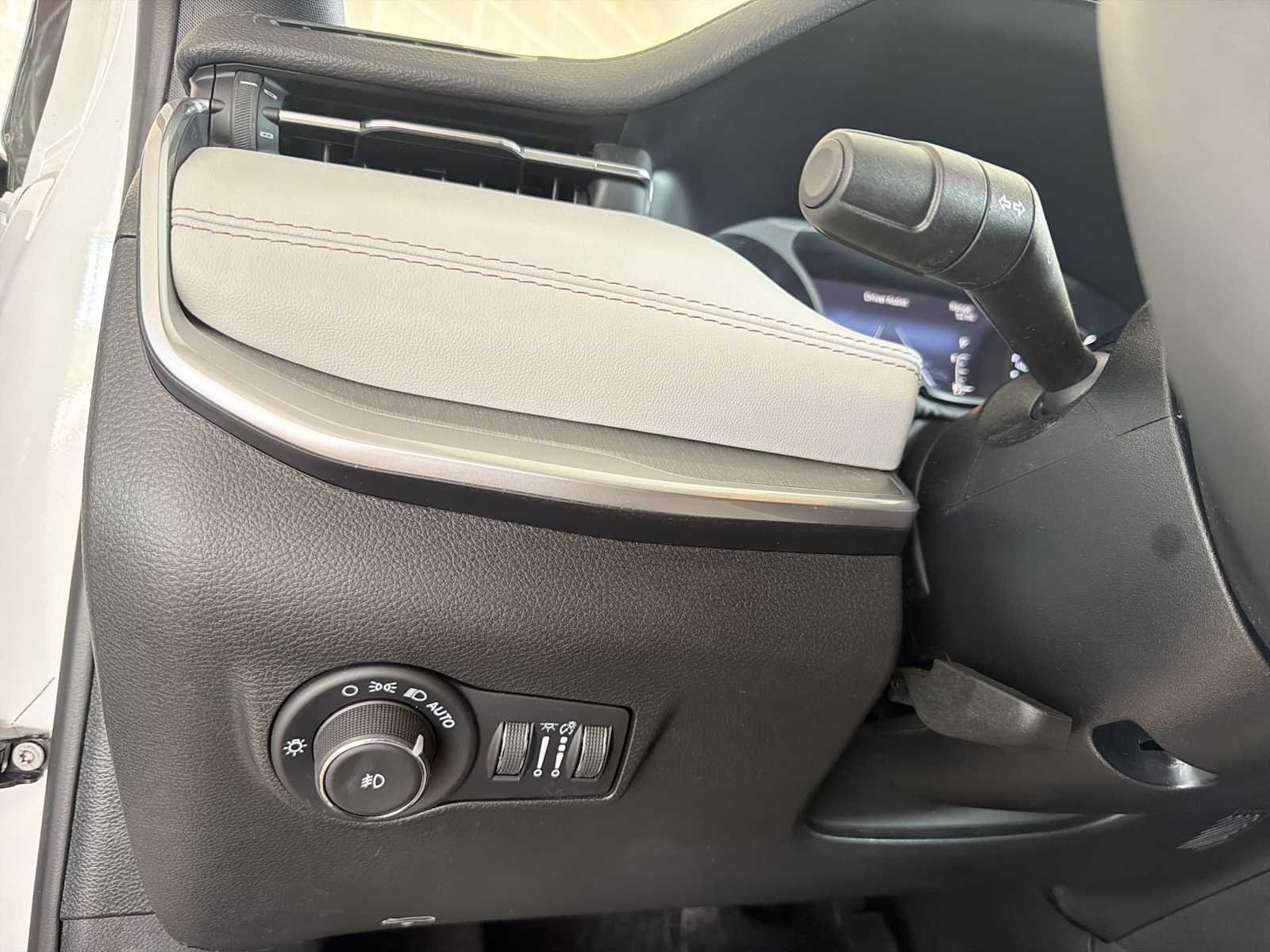 Used 2025 Bright White Clearcoat Jeep Limited image 18