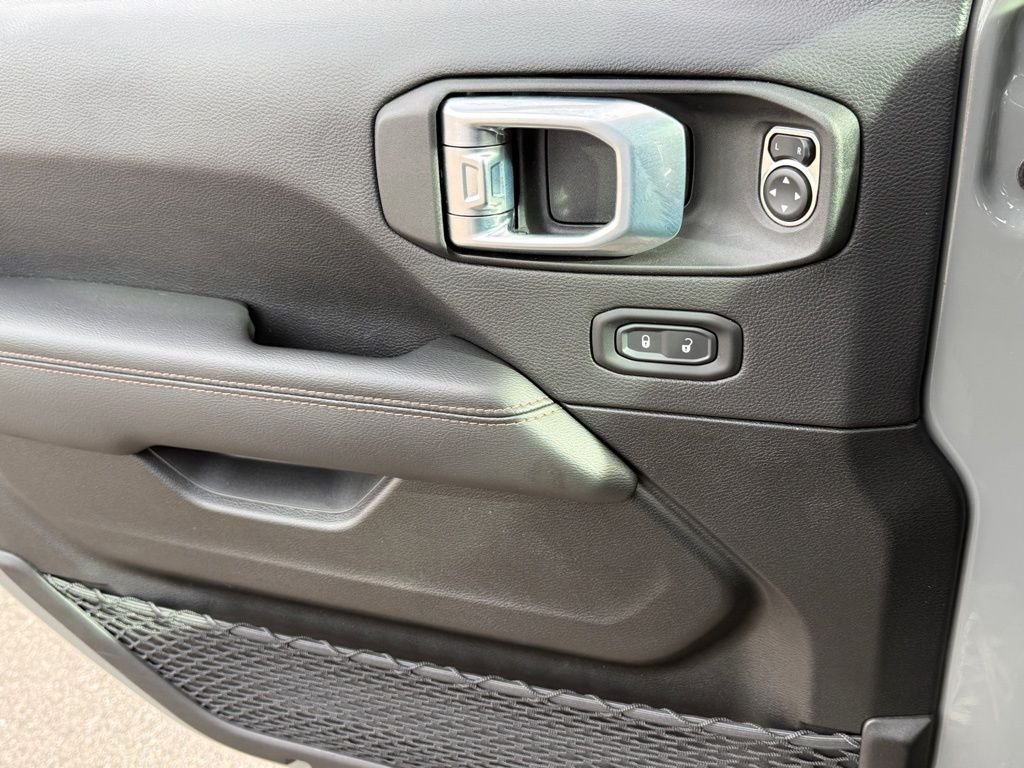 2023 Jeep Wrangler 4-Door Rubicon 392 - Photo 30
